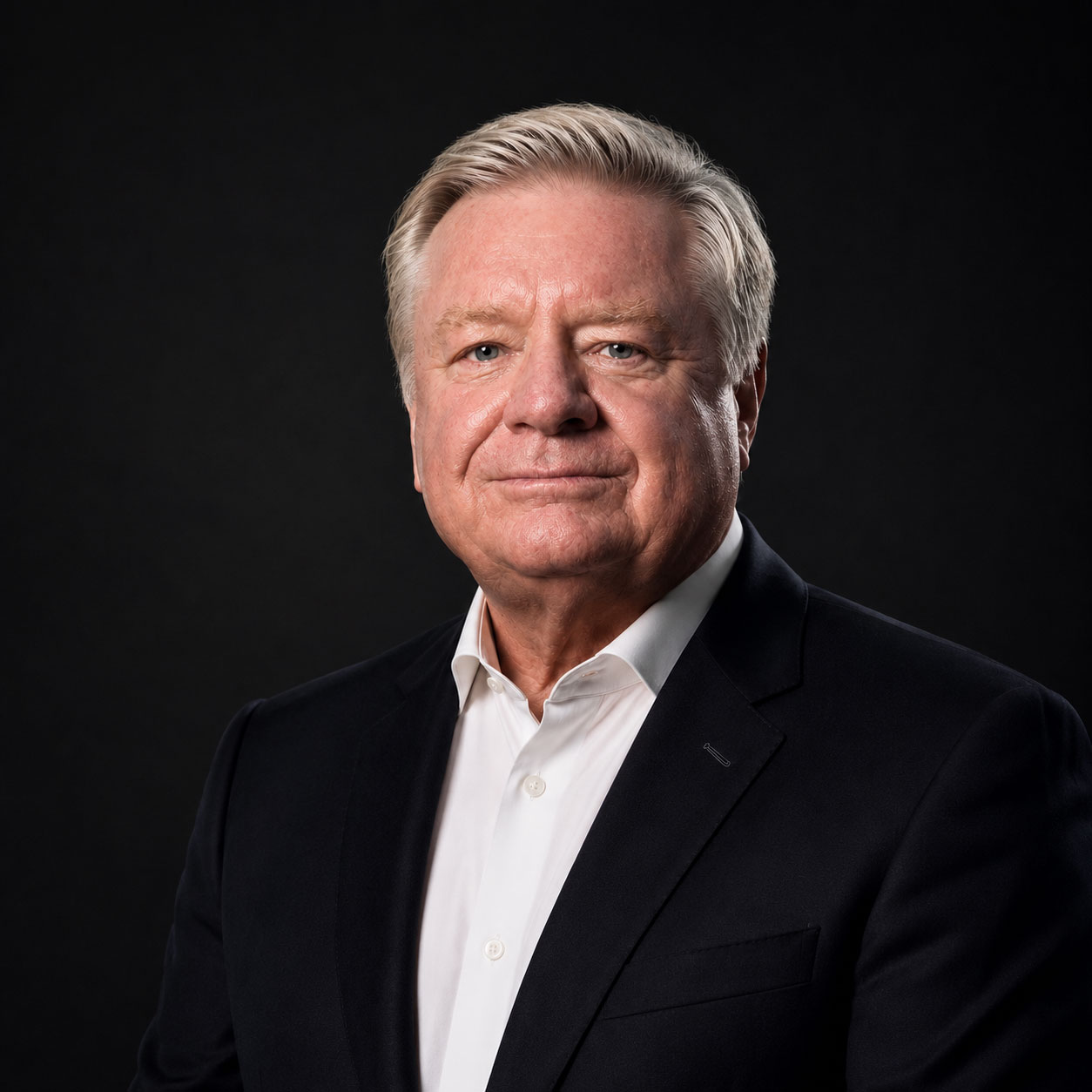 RICHARD COLLESS AM